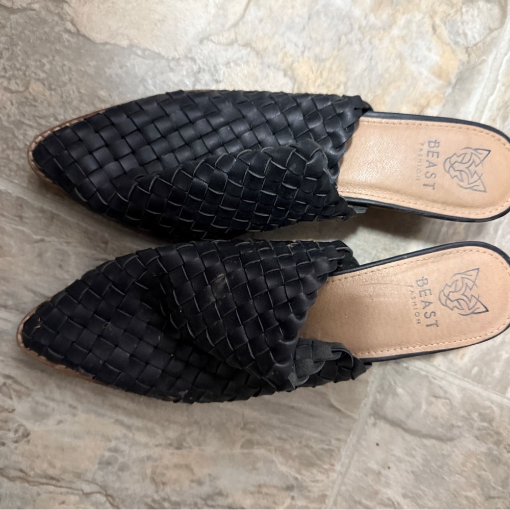 BEAST FASHION Black Woven Mules